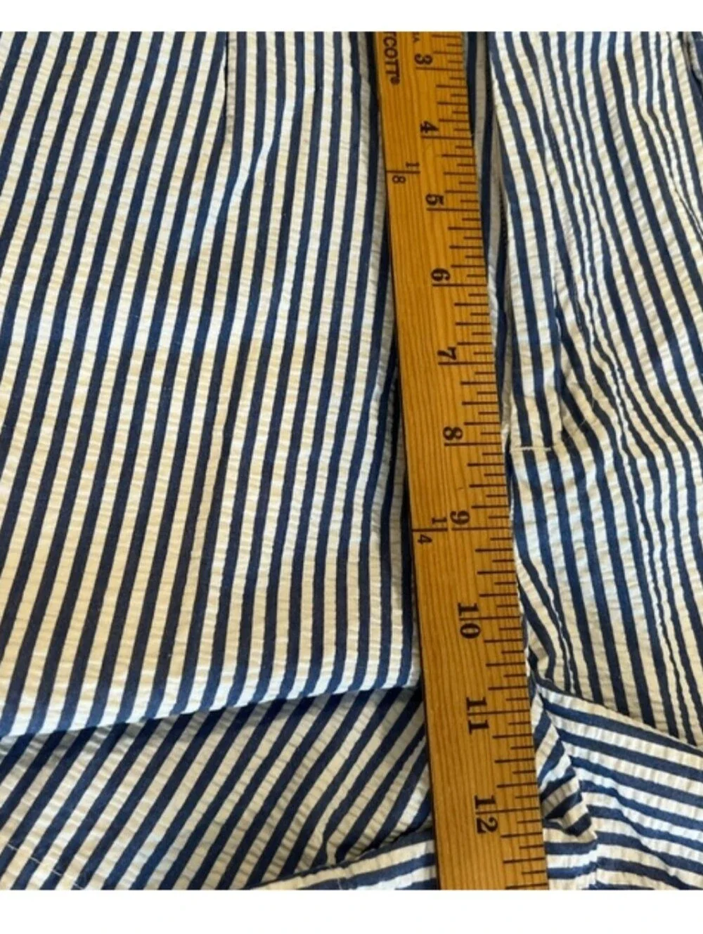 Gap Women High Waist Seersucker Shorts Size 10 Blue White Stripes Pockets.